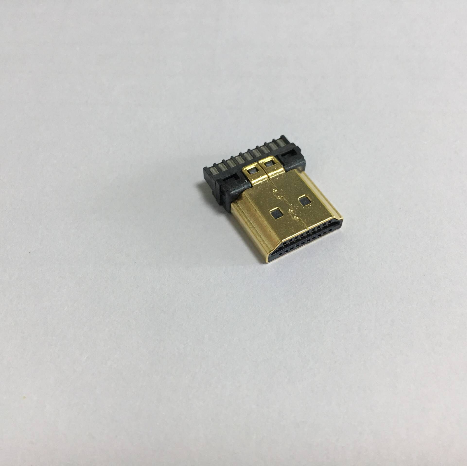 HDMI 19pin 焊線公頭外殼鍍金